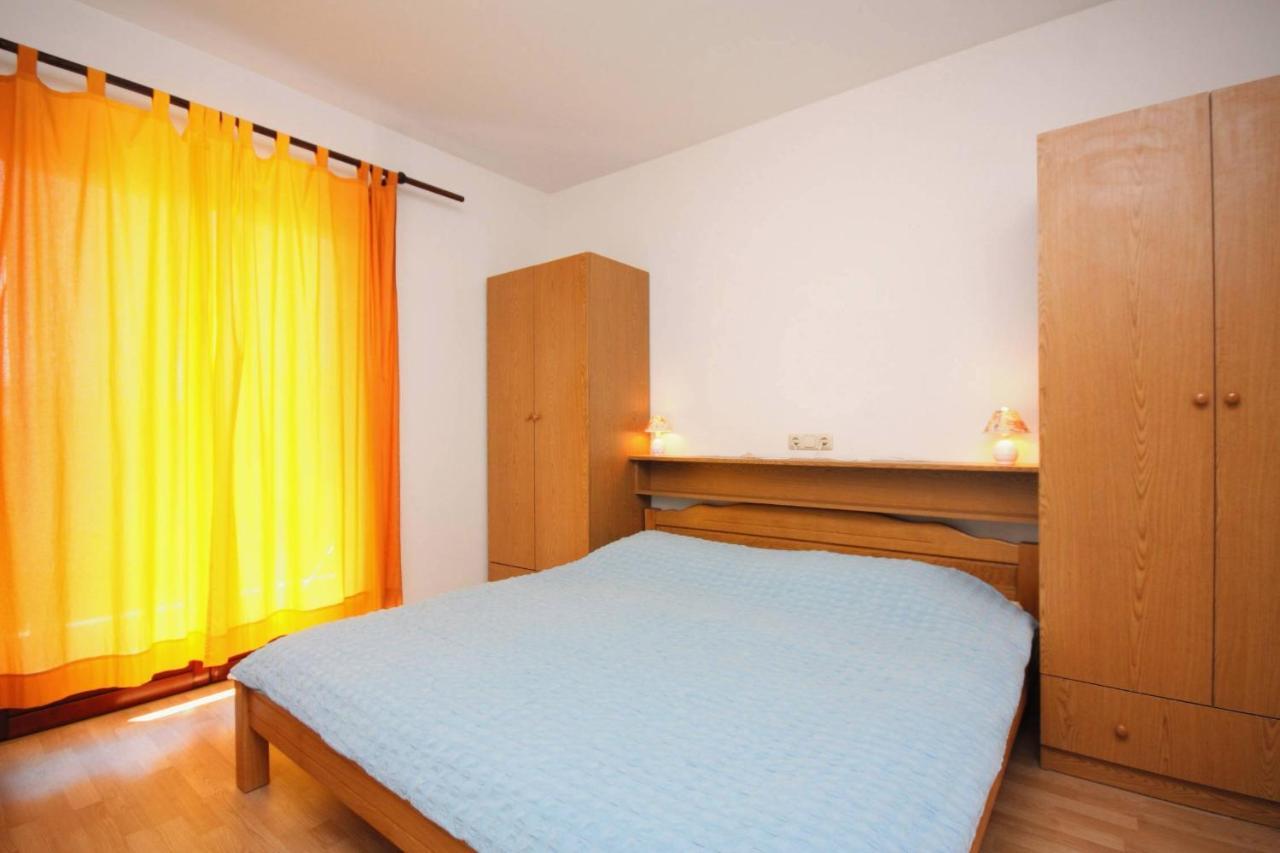 Apartments And Rooms By The Sea Palit, Rab - 5044 Exterior photo