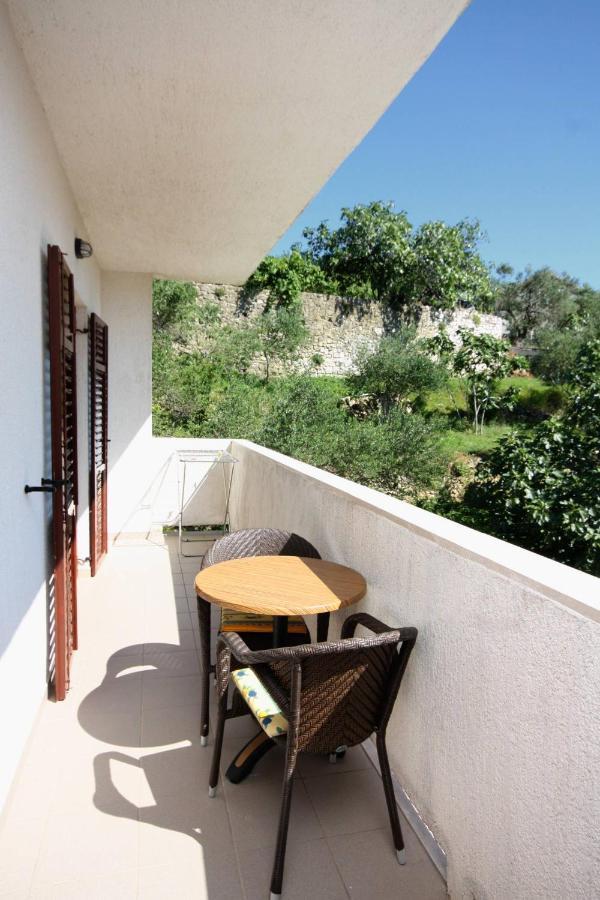 Apartments And Rooms By The Sea Palit, Rab - 5044 Exterior photo