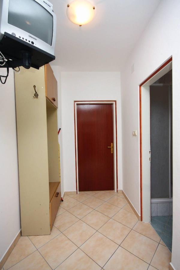 Apartments And Rooms By The Sea Palit, Rab - 5044 Exterior photo